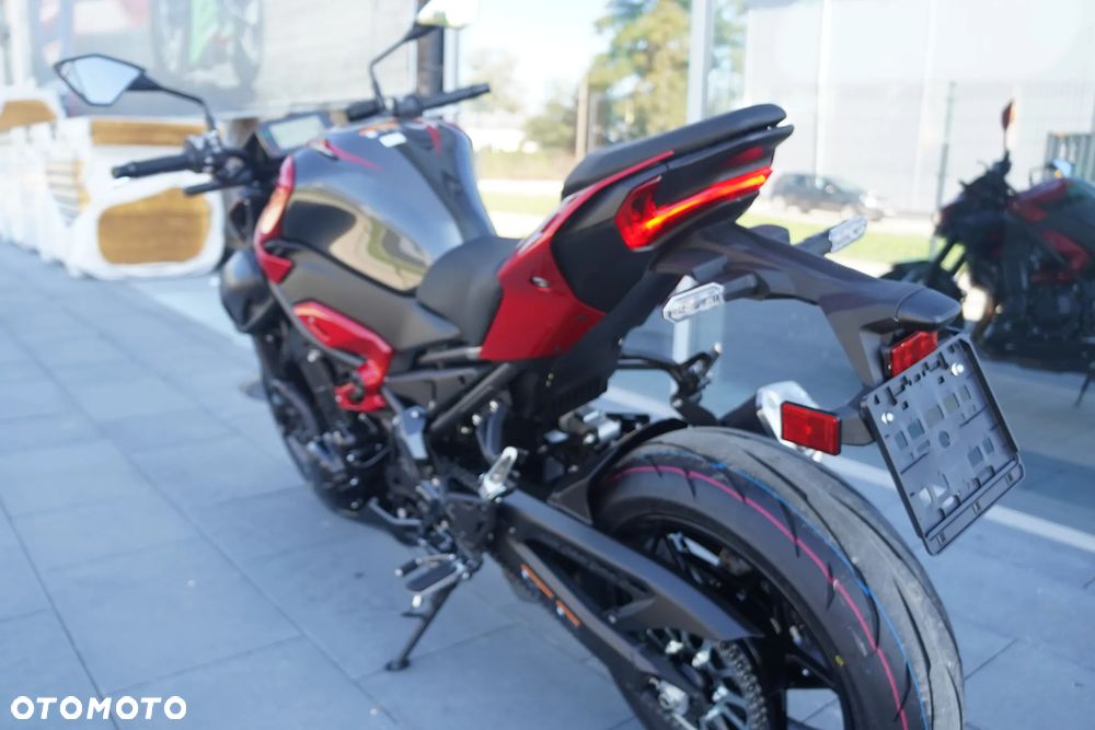 Kawasaki Z 900 - 12