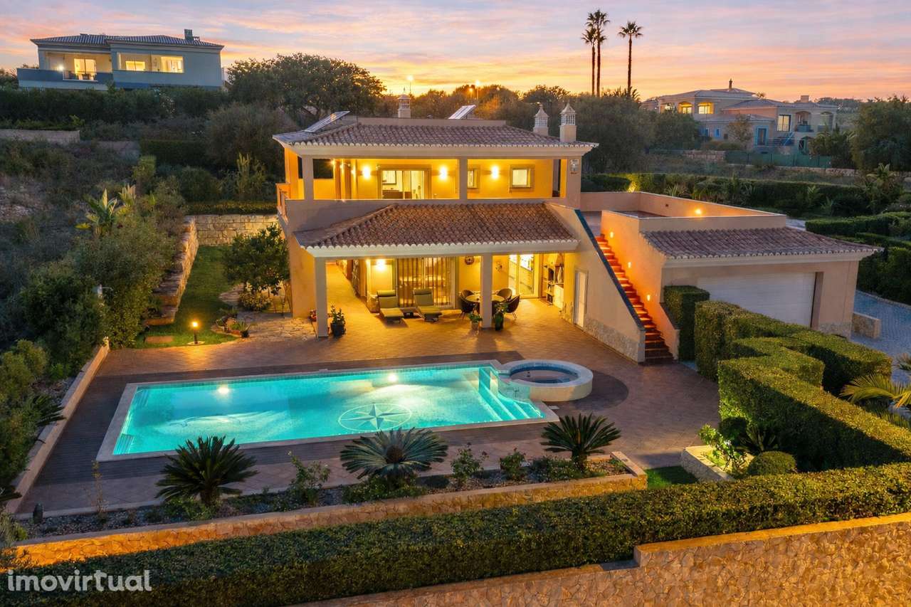 ELEGANTE MORADIA T3+1 COM VISTA MAR EM PORTO DE MÓS, LAGOS - Grande imagem: 2/60