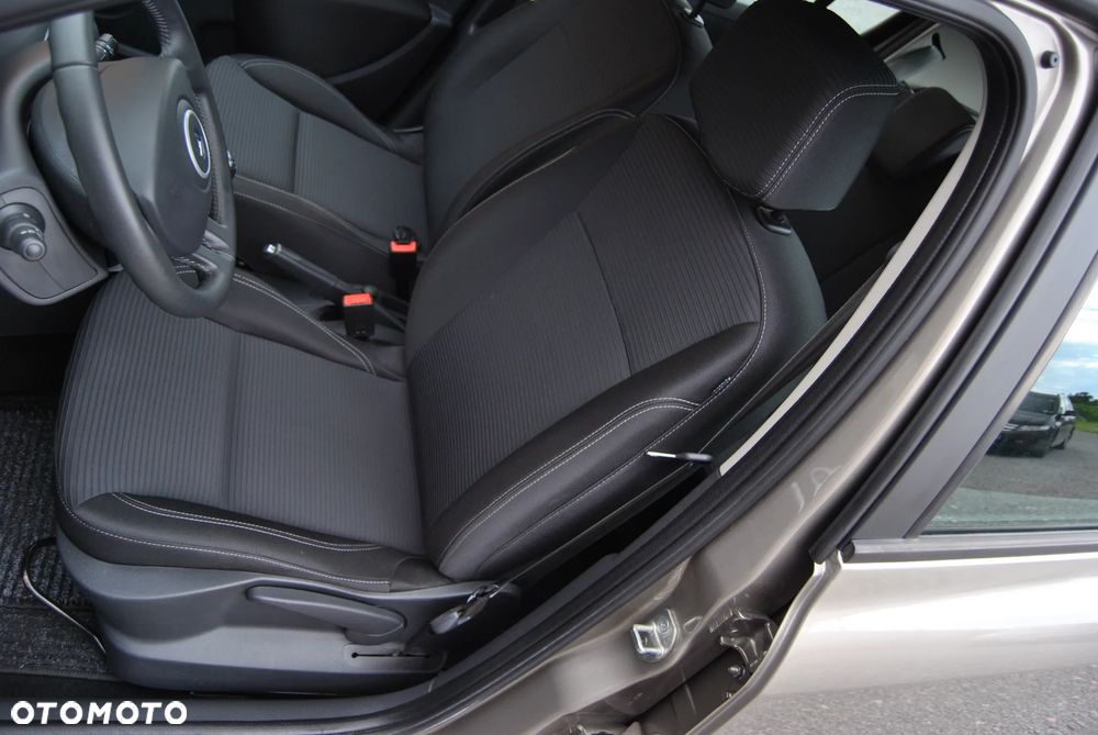 Renault Clio 1.2 16V Limited EU6 - 10