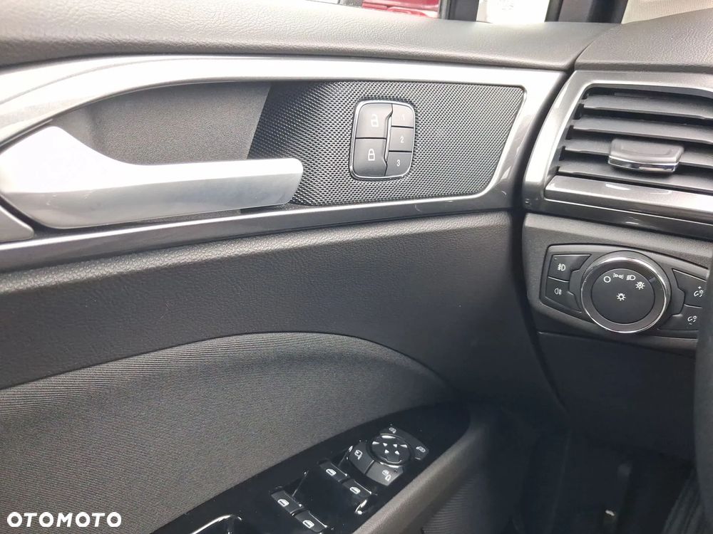 Ford Mondeo 1.5 EcoBoost Titanium - 34