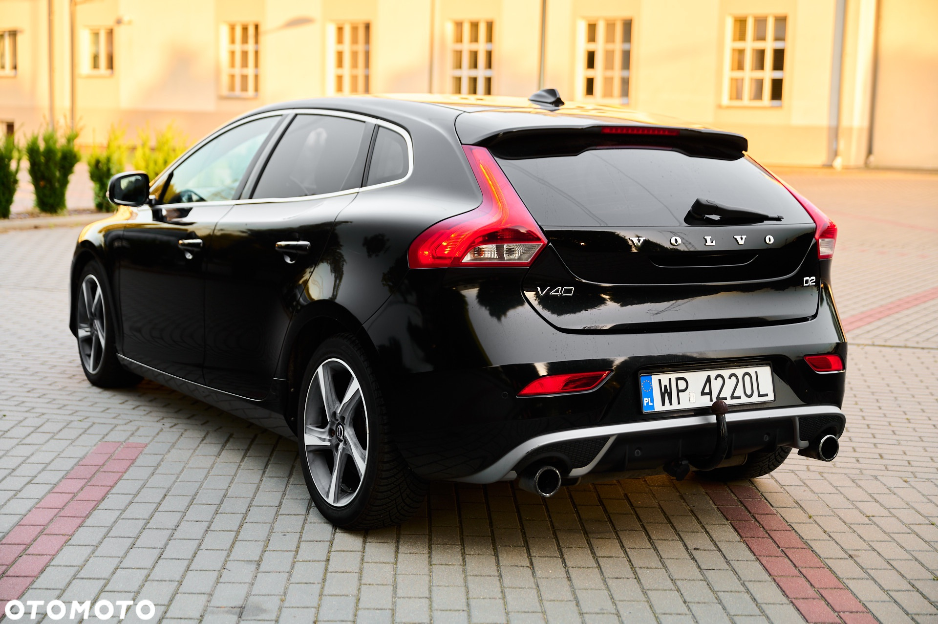 Volvo V40 D2 R-Design - 10