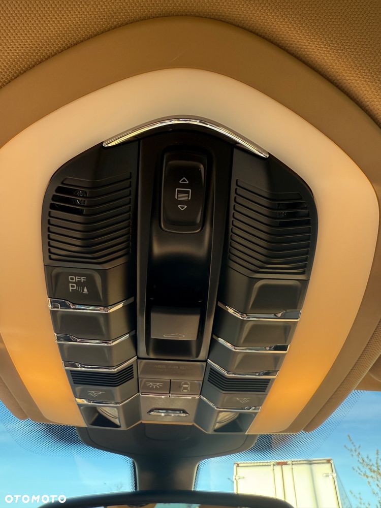 Porsche Cayenne Tiptronic S - 16