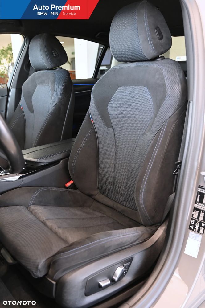 BMW Seria 5 520d xDrive - 14