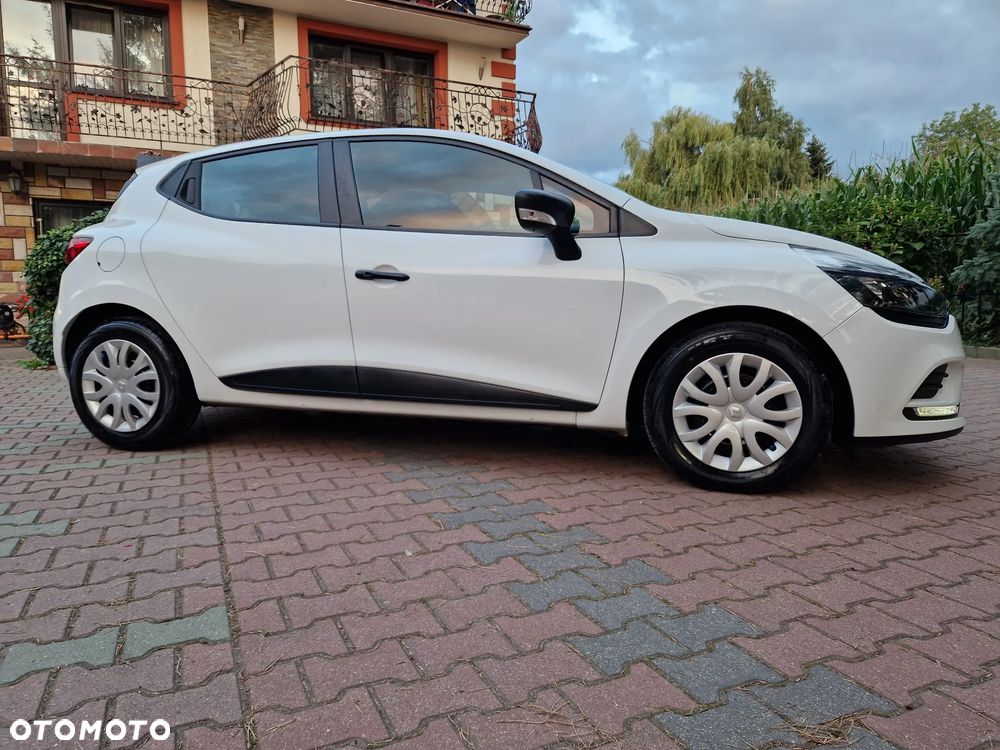 Renault Clio 1.2 16V Life - 11