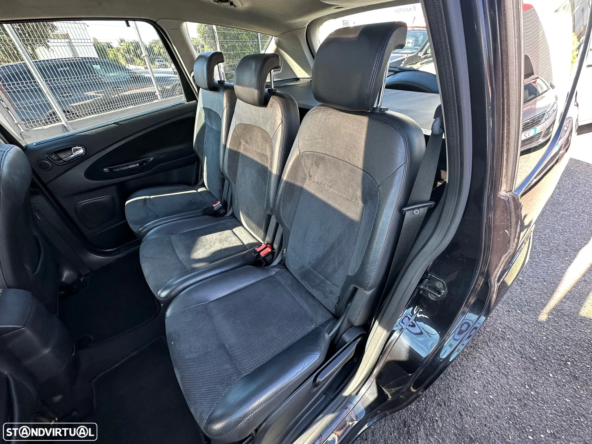 Ford S-Max 1.8 TDCi Titanium 7L - 17