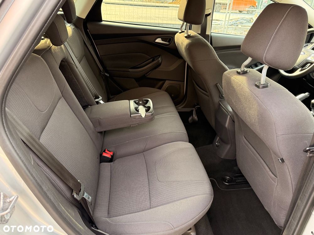 Ford Focus 1.6 EcoBoost Titanium - 24