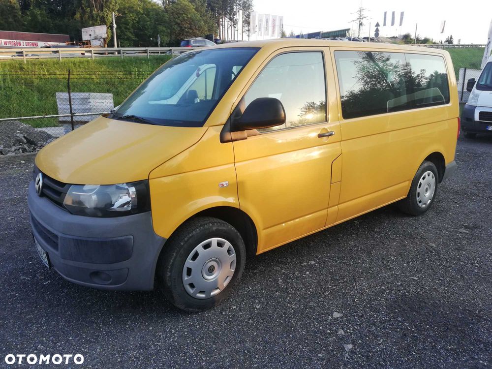 Volkswagen Caravelle - 2