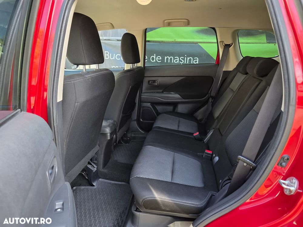 Mitsubishi Outlander 2.2 Litre DI-D AWD Intense - 11