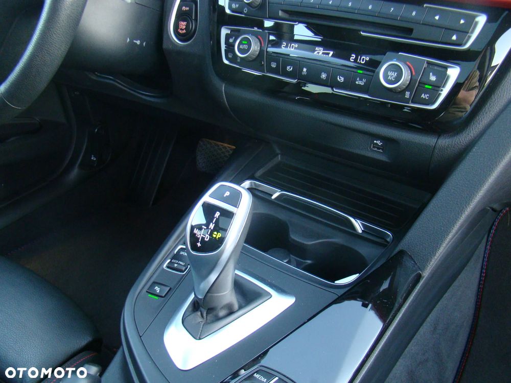 BMW Seria 3 320d xDrive Sport Line - 39