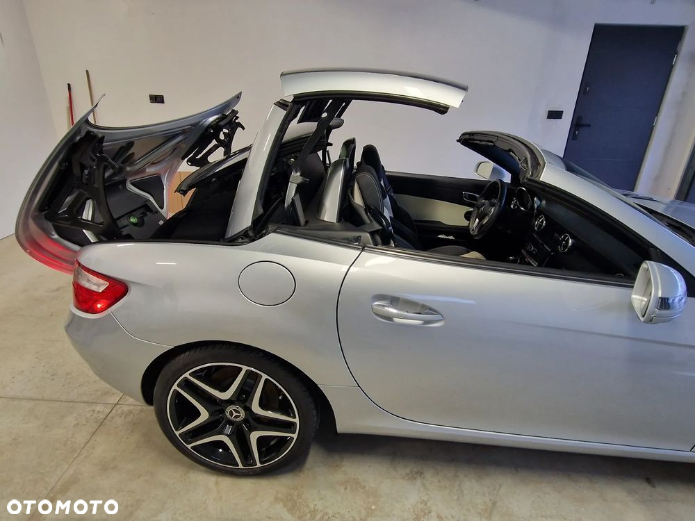 Mercedes-Benz SLK 250 (BlueEFFICIENCY) 7G-TRONIC - 14