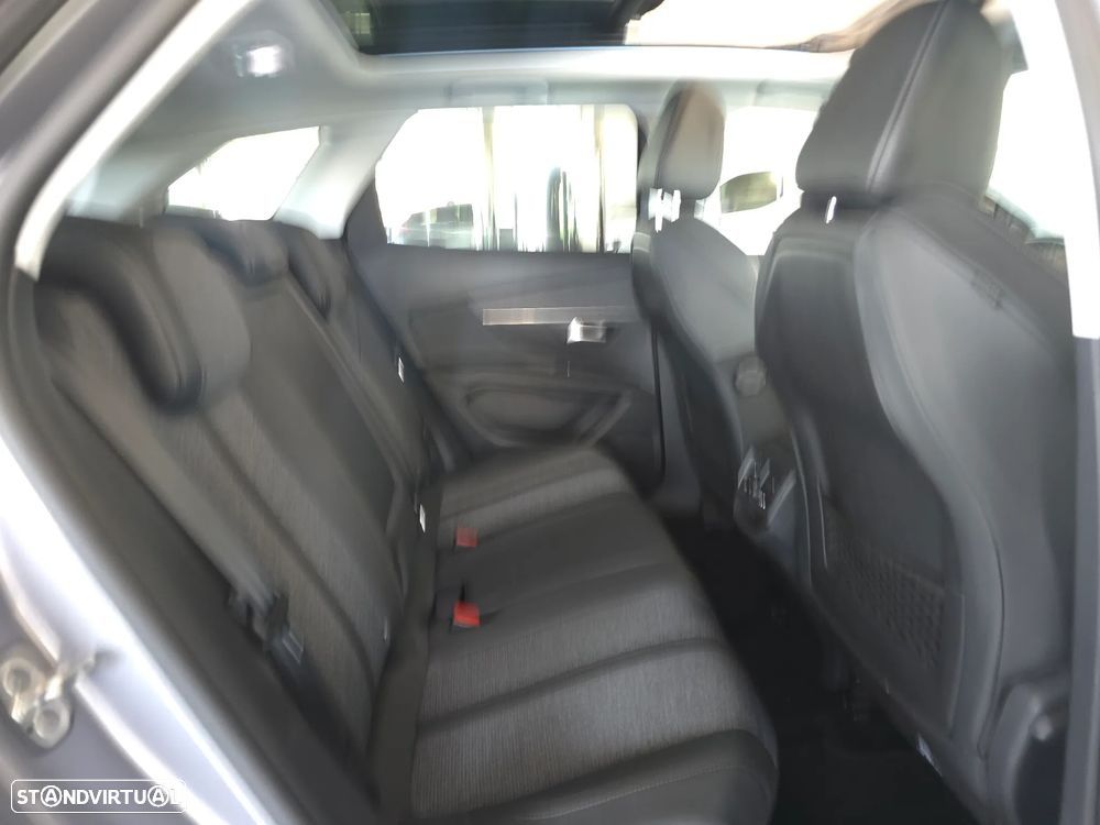 Peugeot 3008 1.5 BlueHDi Allure EAT8 — fotografia 18