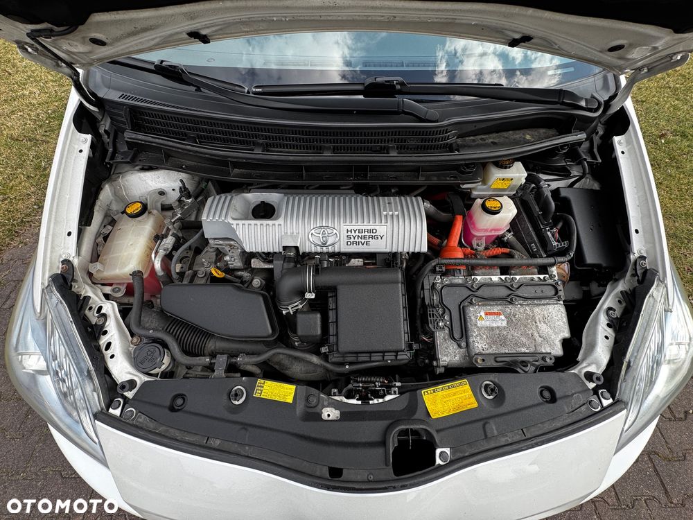 Toyota Prius - 25