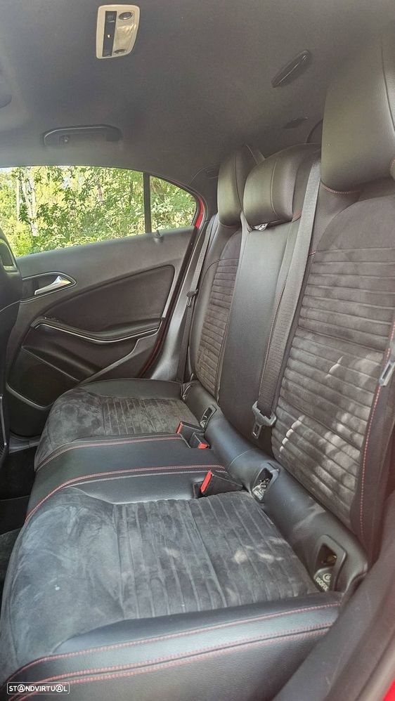 Mercedes-Benz A 200 CDI 4Matic 7G-DCT AMG Line - 13
