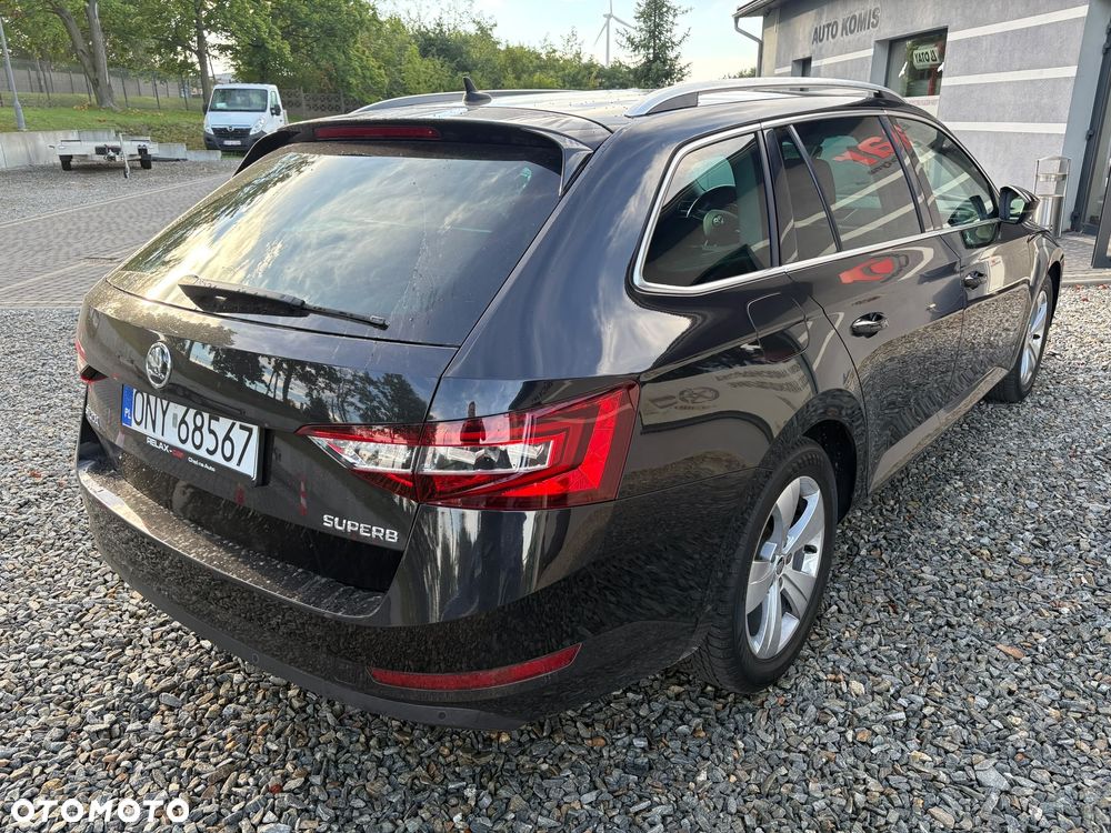 Skoda Superb 2.0 TDI Style DSG - 13