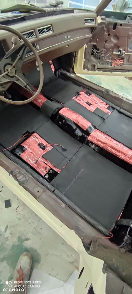 Cadillac Deville - 15