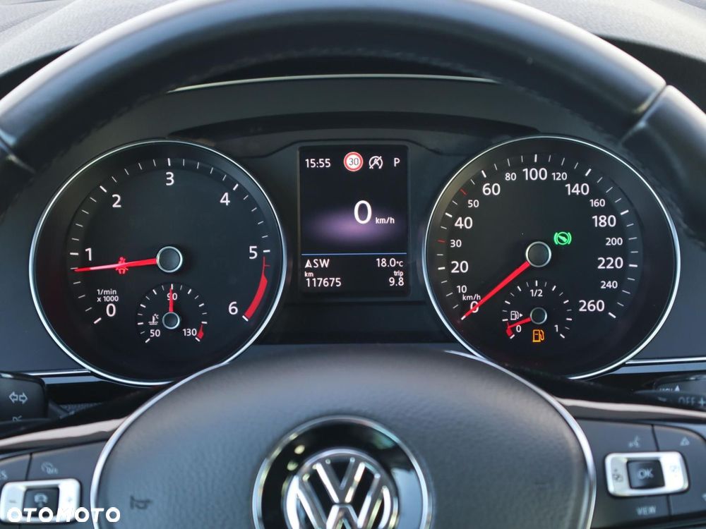Volkswagen Passat - 11