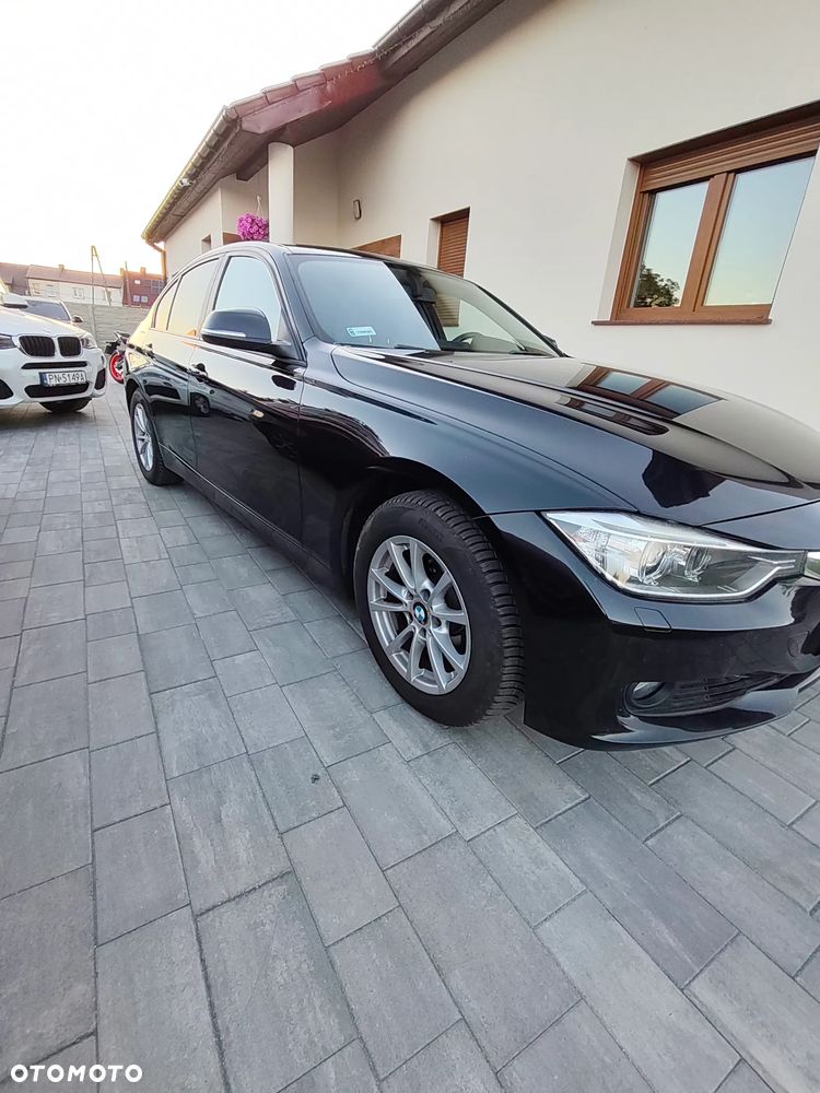 BMW Seria 3 320i Luxury Line - 2
