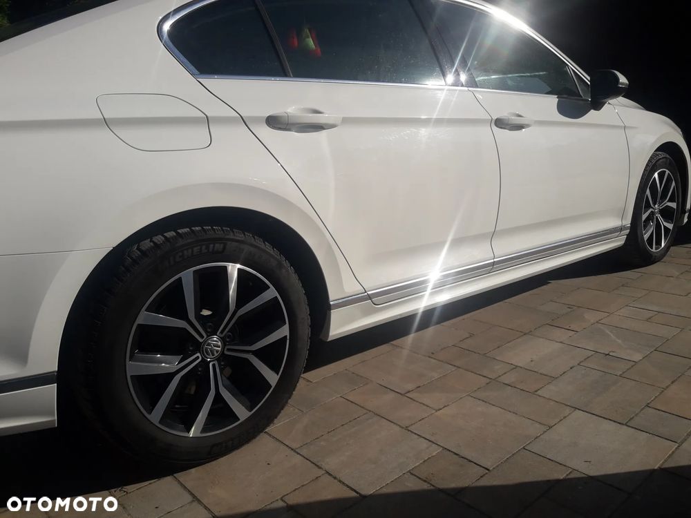 Volkswagen Passat 2.0 TDI SCR Comfortline - 4