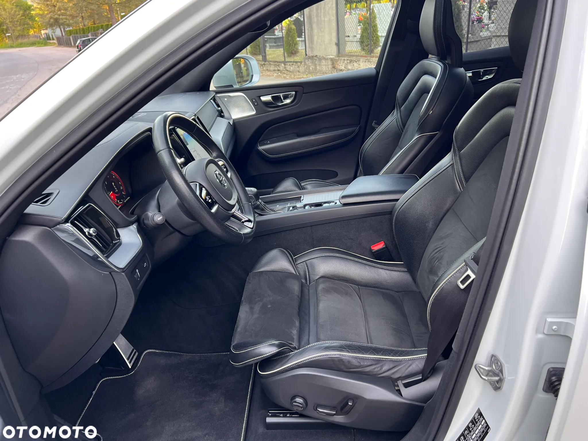 Volvo XC 60 D5 AWD R-Design - 22