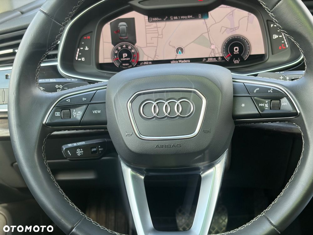 Audi Q8 55 TFSI quattro tiptronic - 16