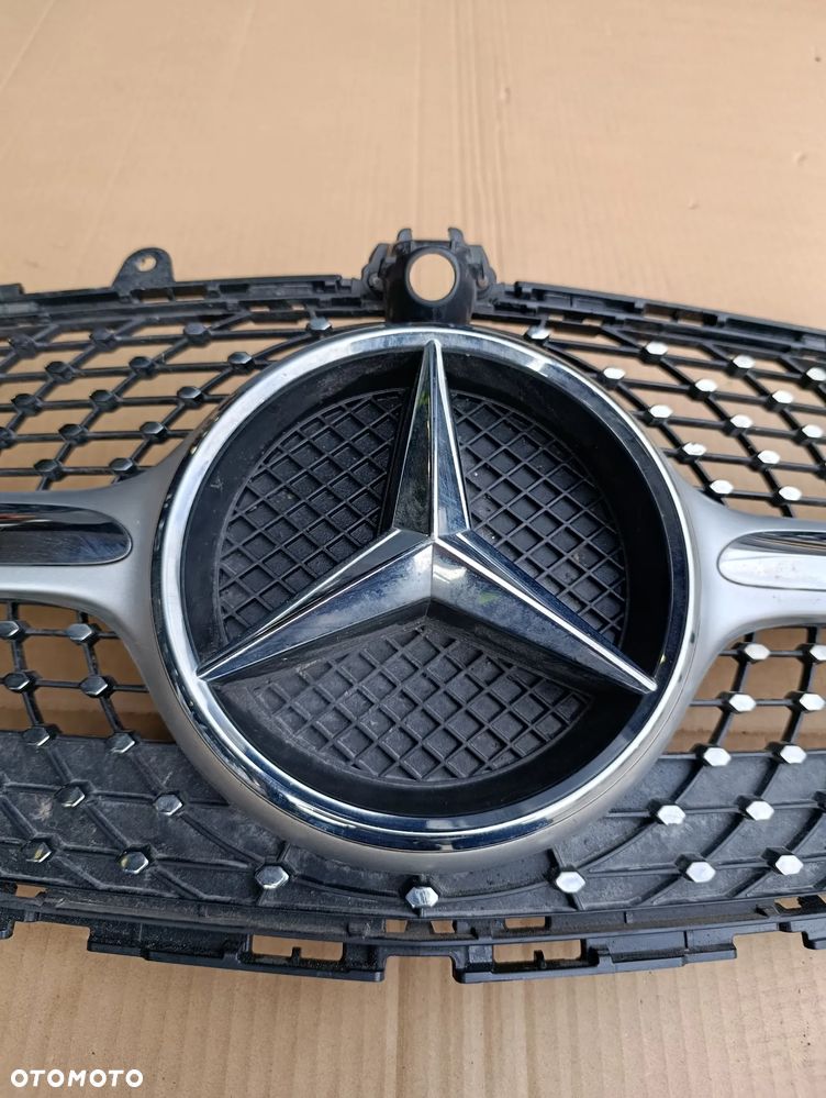 MERCEDES CLS C218 X218 GRILL ATRAPA ZDERZAKA PRZÓD A2188850600 A0008880060 - 2