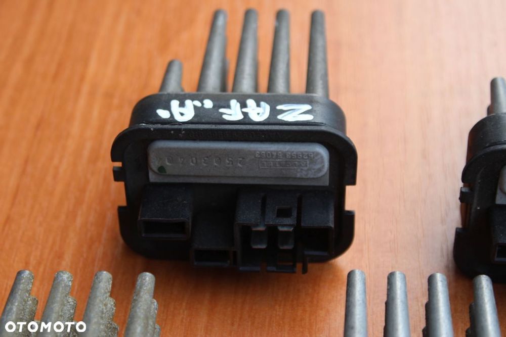 Rezystor Klimatronik Opel ASTRA H ZAFIRA A-B MERIVA A 52488536 - 6