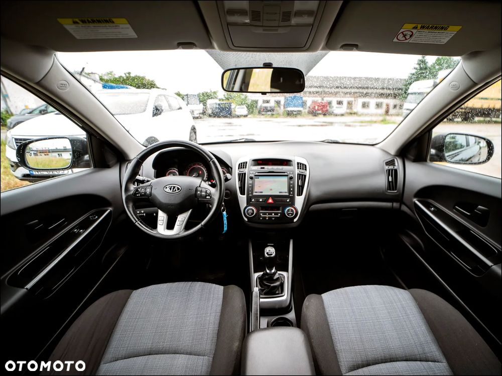 Kia Ceed - 14