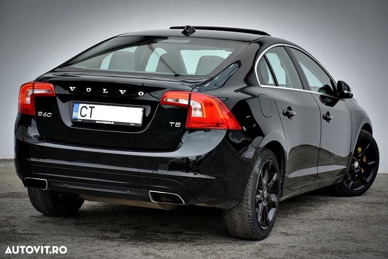 Volvo S60 T5 AWD Momentum - 11