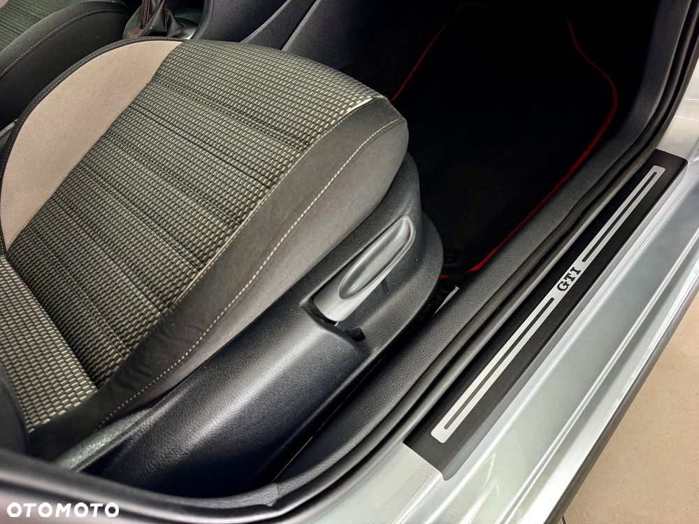 Volkswagen Polo - 33