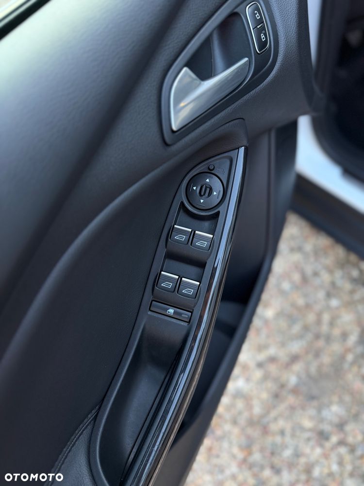 Ford Focus 1.0 EcoBoost STart-Stopp-System TITANIUM - 16