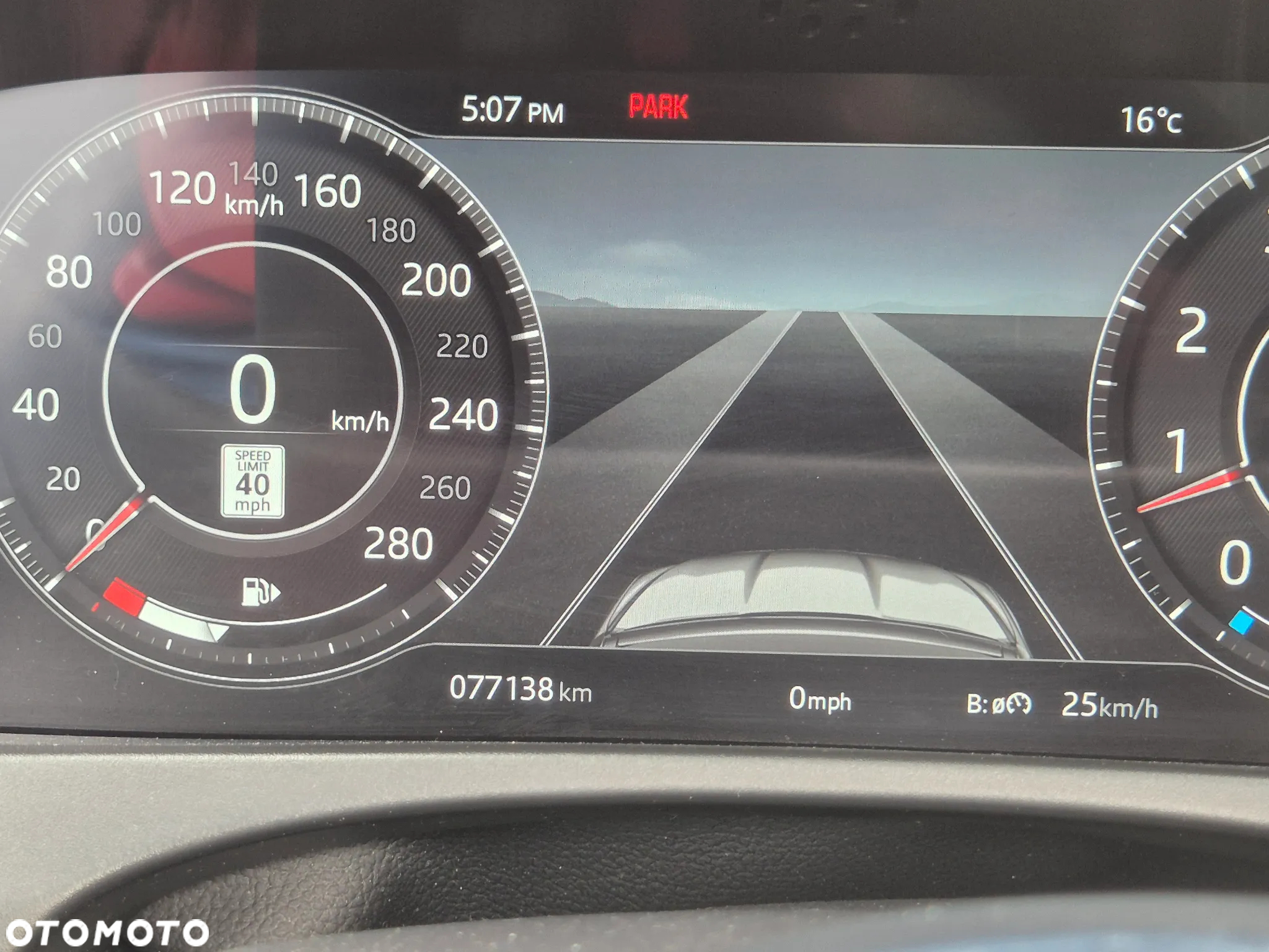 Jaguar F-Pace 25t AWD R-Sport - 10