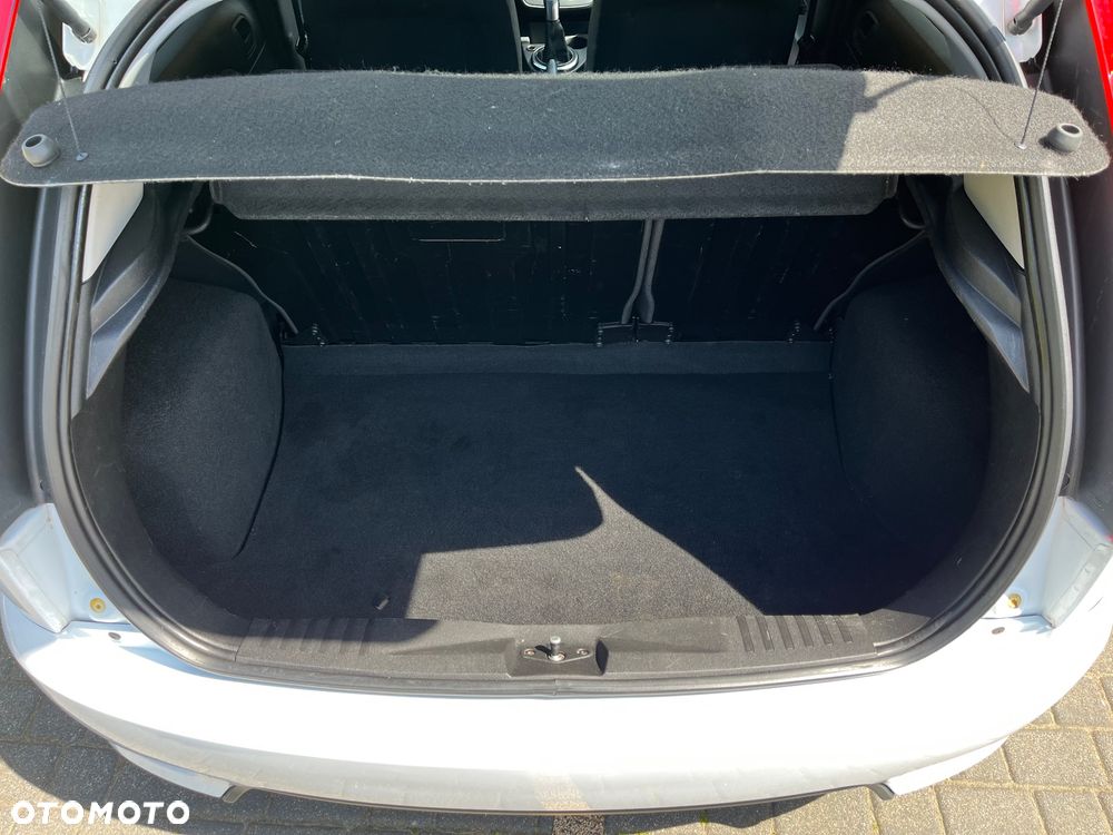 Ford Fiesta 1.4 Ambiente - 21