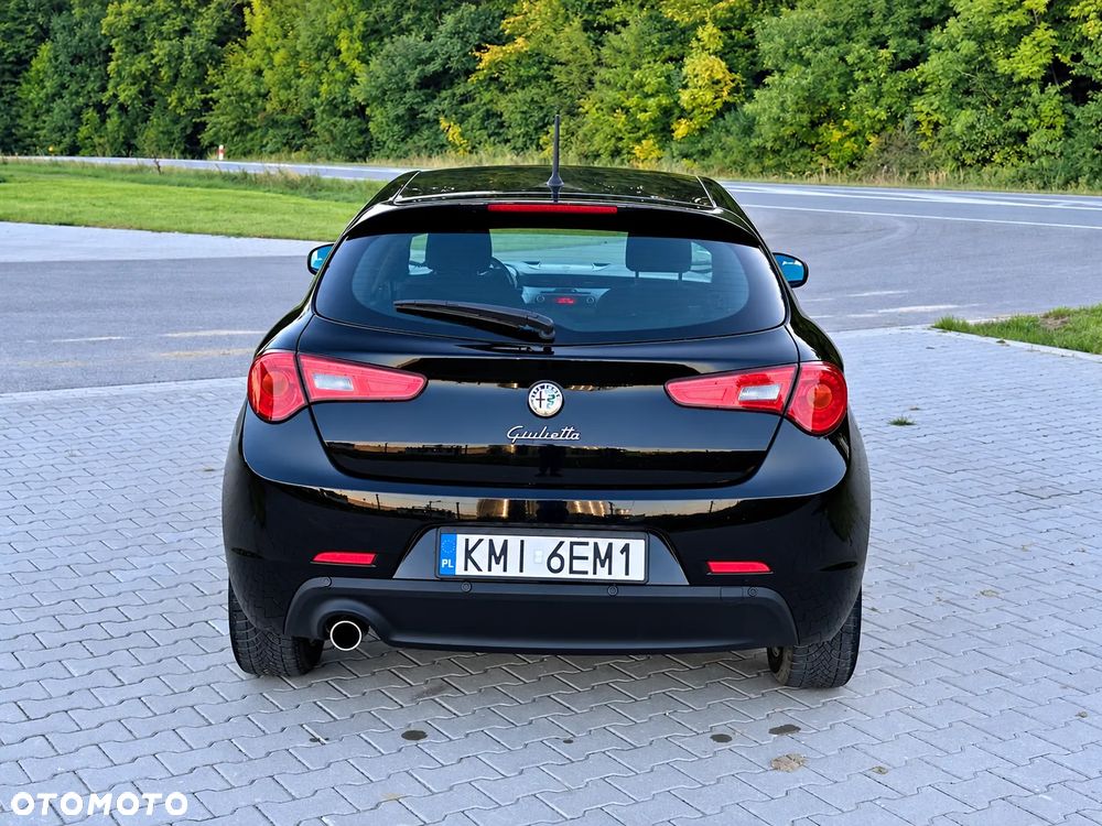 Alfa Romeo Giulietta 2010 photo 4