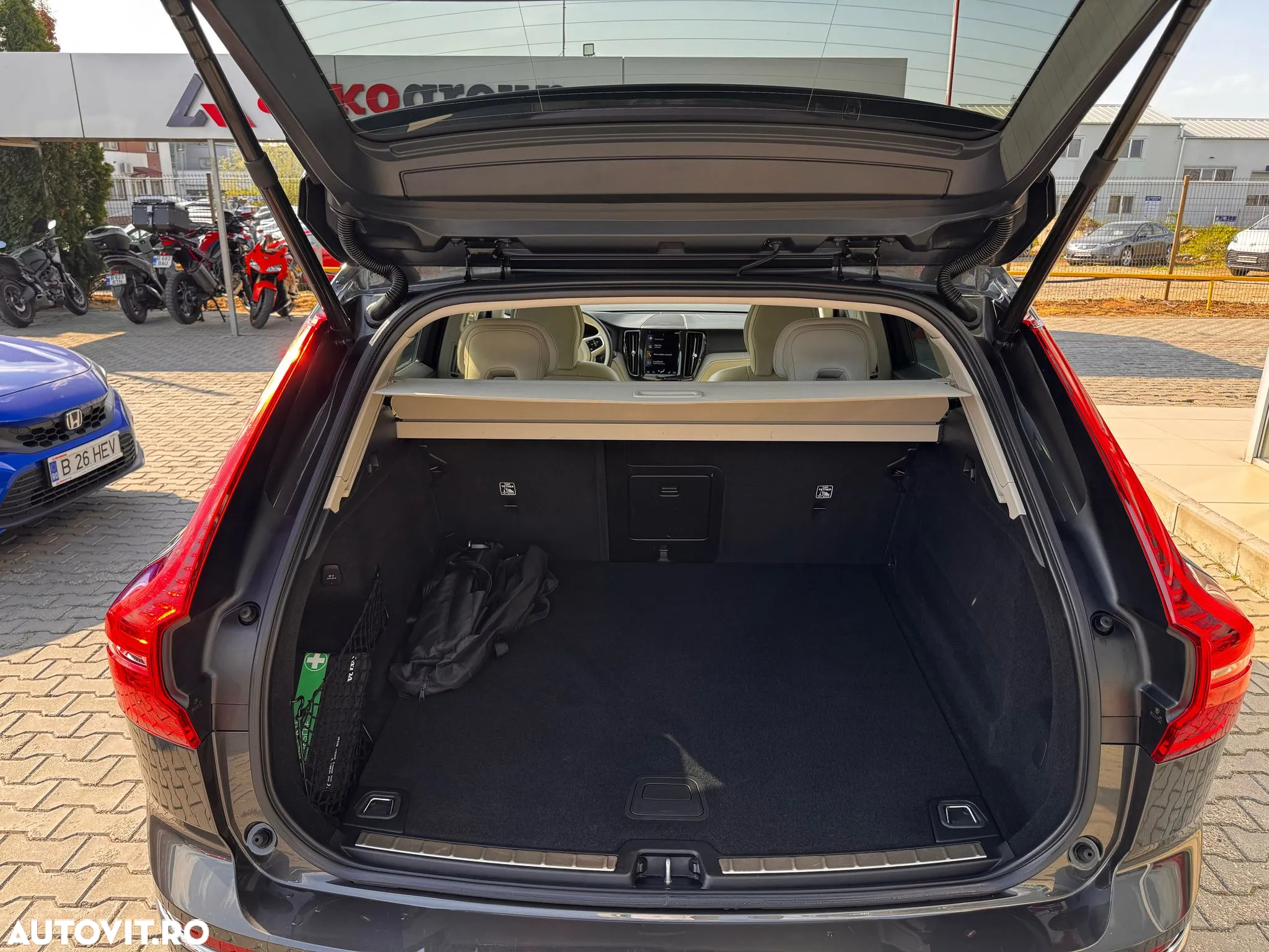 Volvo XC 60 B5 MHEV AT8 AWD Inscription - 11