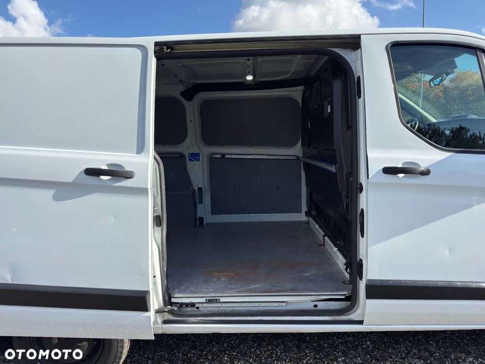 Ford Transit Custom - 19