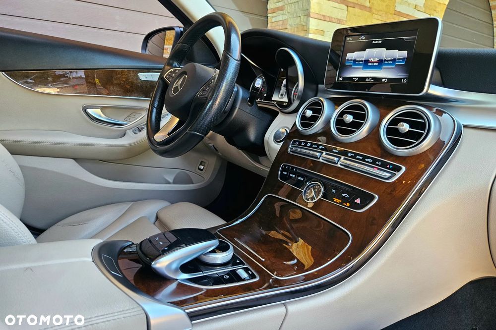 Mercedes-Benz Klasa C 200 4-Matic 9G-TRONIC - 8