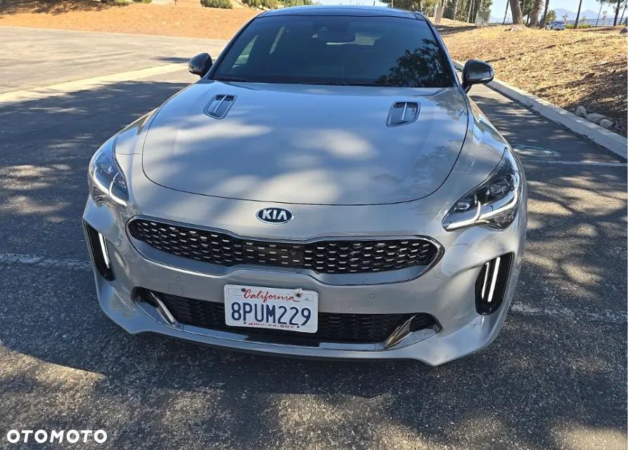 Kia Stinger - 2