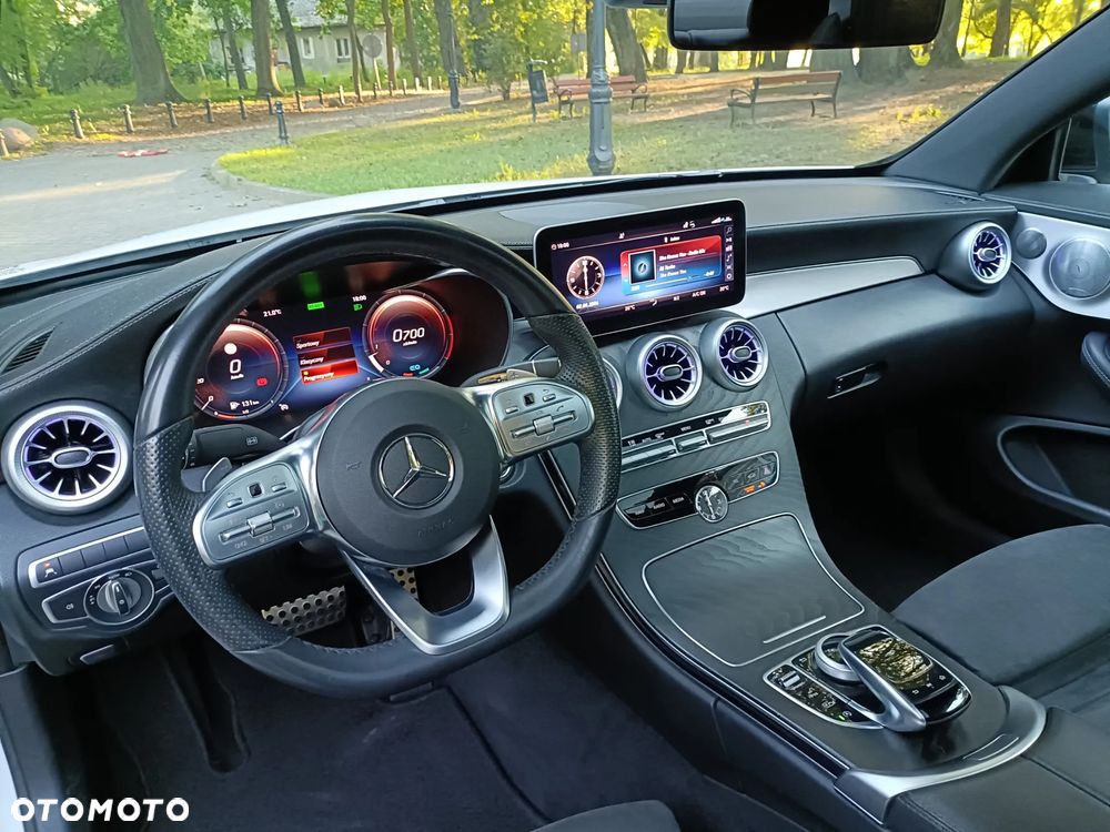 Mercedes-Benz Klasa C 200 4MATIC 9G-TRONIC - 24