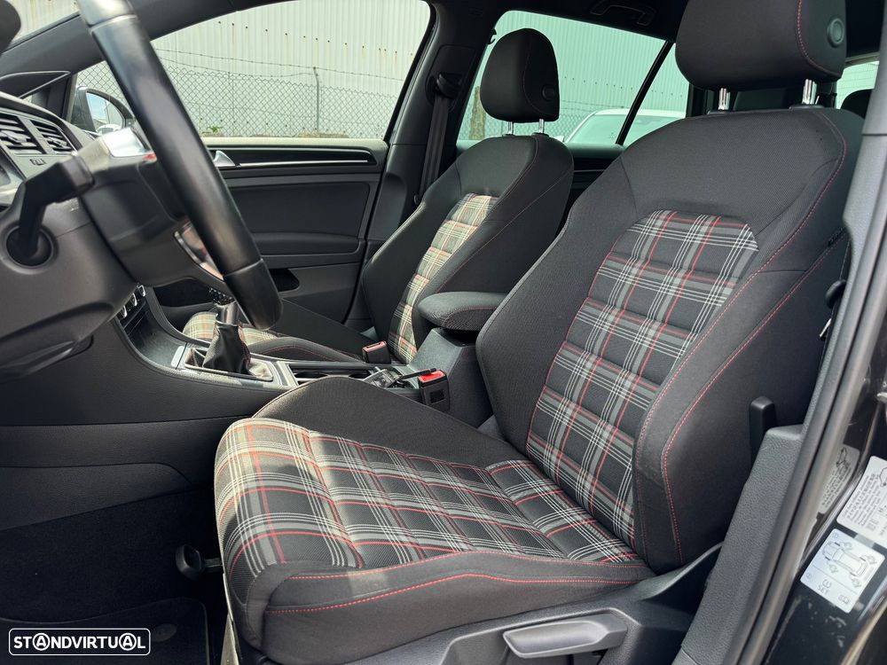 VW Golf GTI Performance BlueMotion - 27