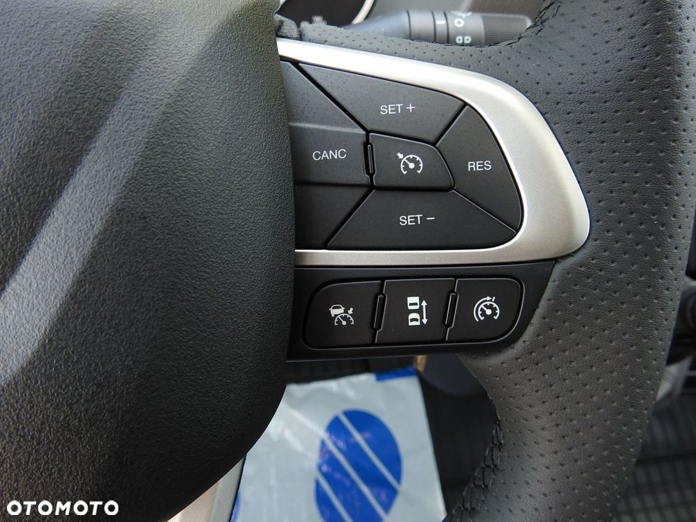 Iveco DAILY 35S18 NOWY PLANDEKA 8 PALET TEMPOMAT NAWIGACJA LEDY AUTOMAT HI-MATIC GWARANCJA PRODUCENTA  180KM - 32