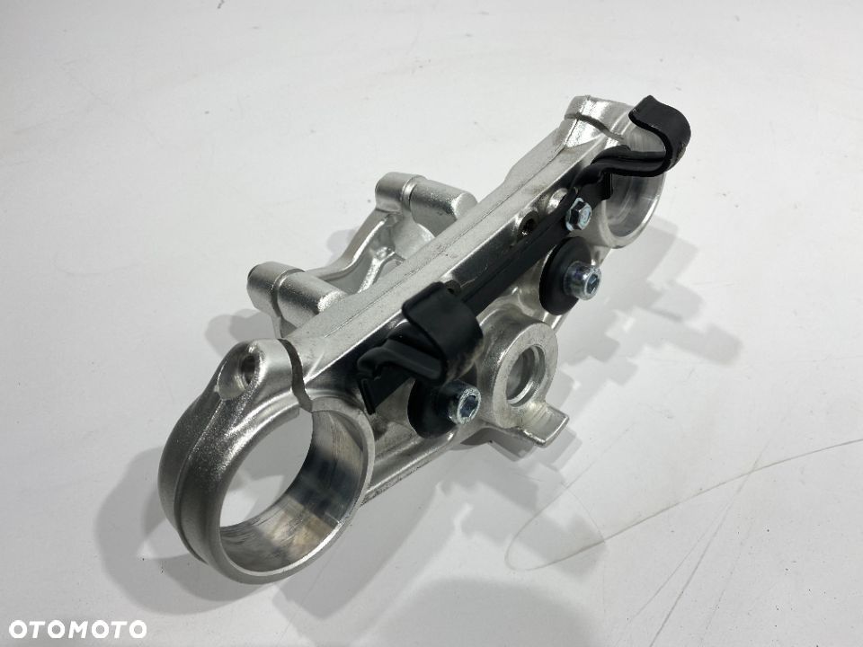 Półka górna Voge 500 V CF MOTO 19-22r. - 3