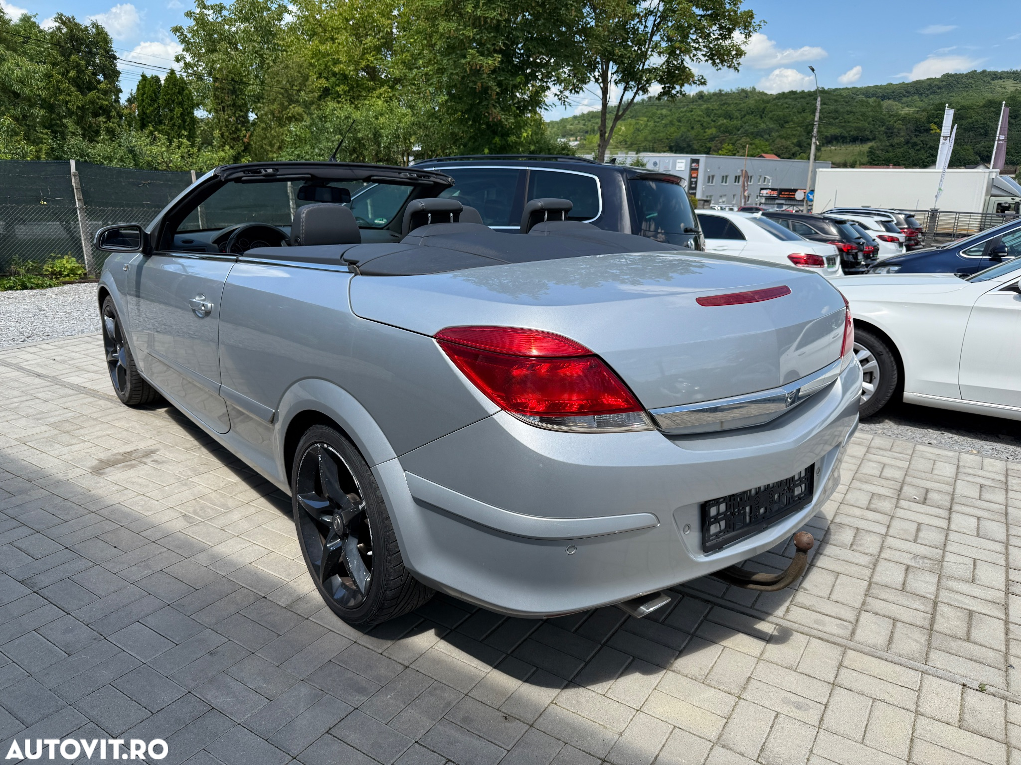Opel Astra GTC 1.9 CDTI Sport - 2