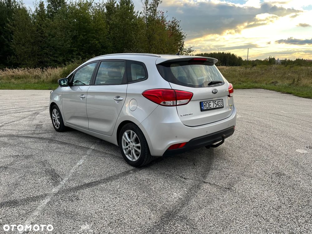 Kia Carens - 7