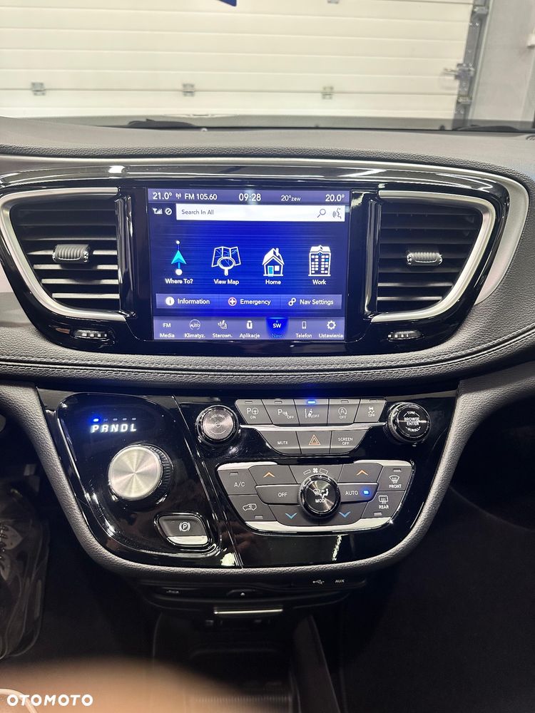 Chrysler Pacifica - 28
