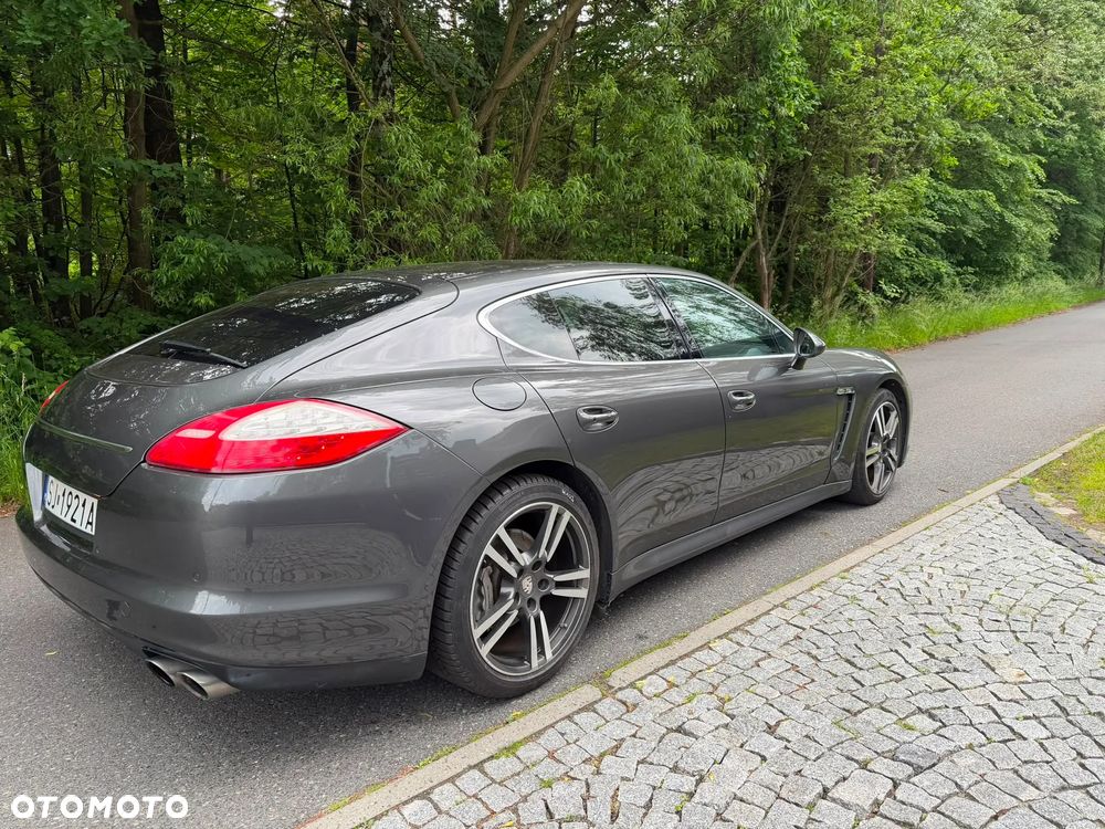 Porsche Panamera 4S - 3