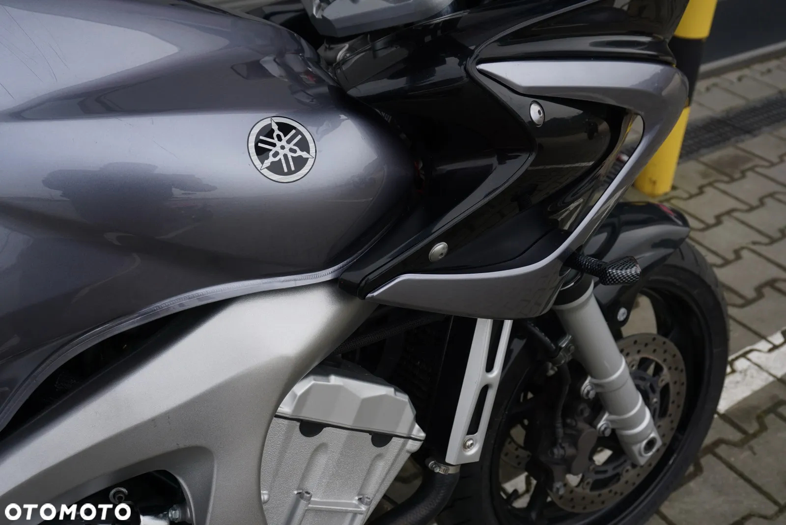 Yamaha FZ - 7