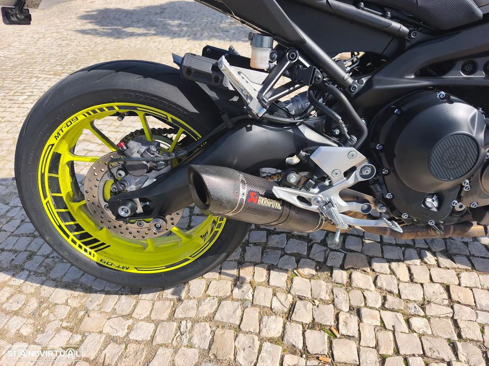 Yamaha MT-09 Night Fluo - 2
