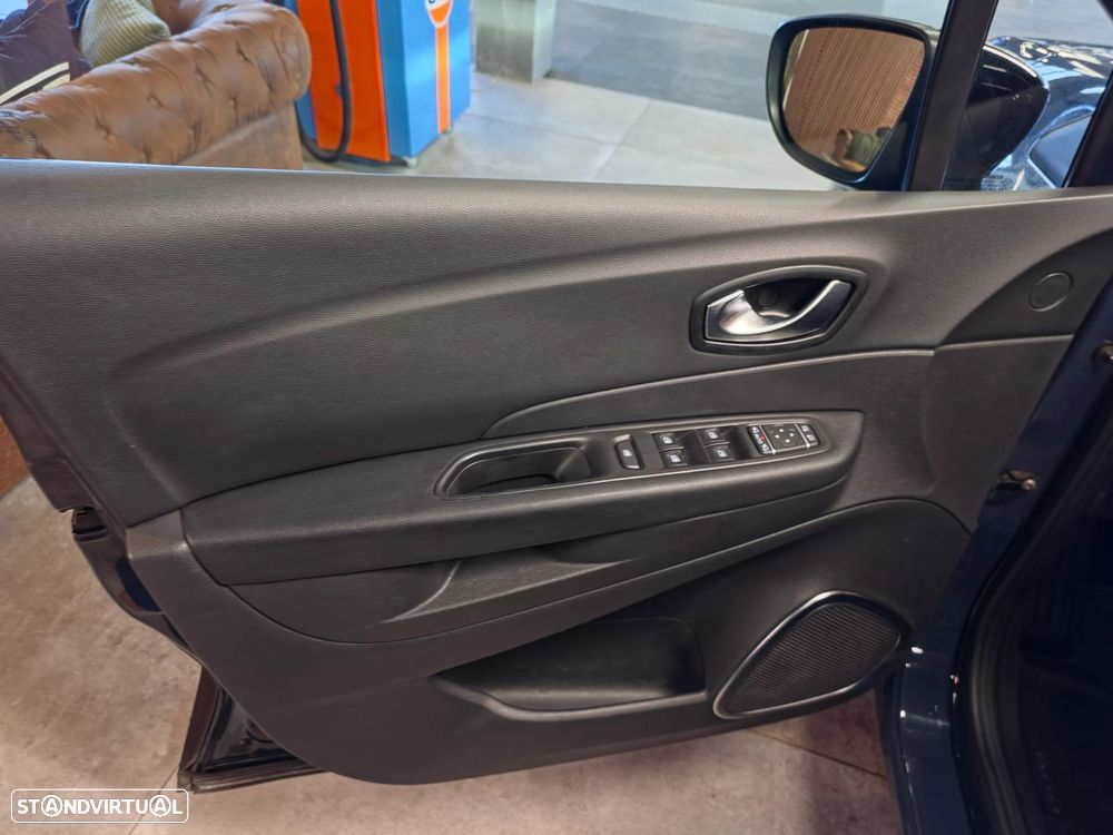 Renault Captur 1.5 dCi Exclusive - 23