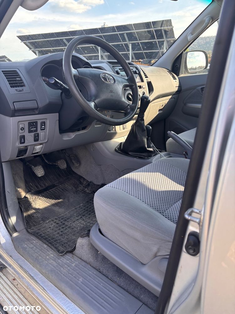 Toyota Hilux 2.5 D-4D DLX - 2