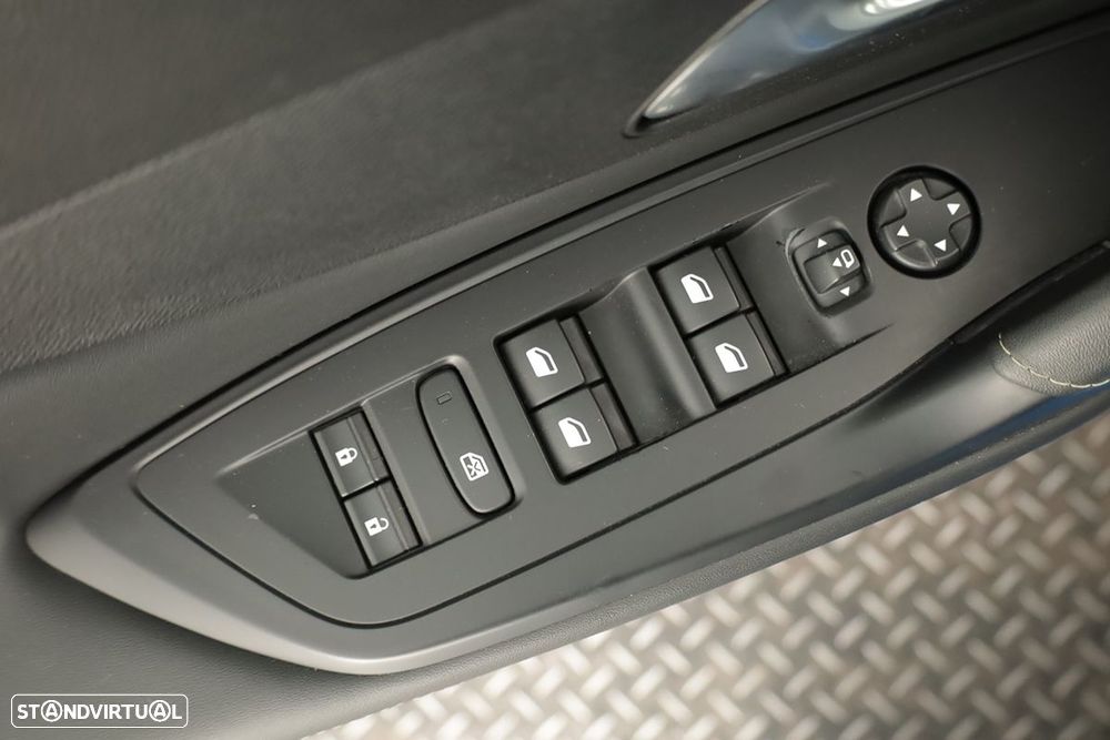 Peugeot 308 1.2 PureTech GT EAT8 - 18